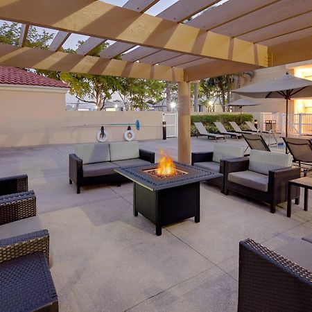 Courtyard By Marriott Fort Lauderdale North/Cypress Creek Екстериор снимка