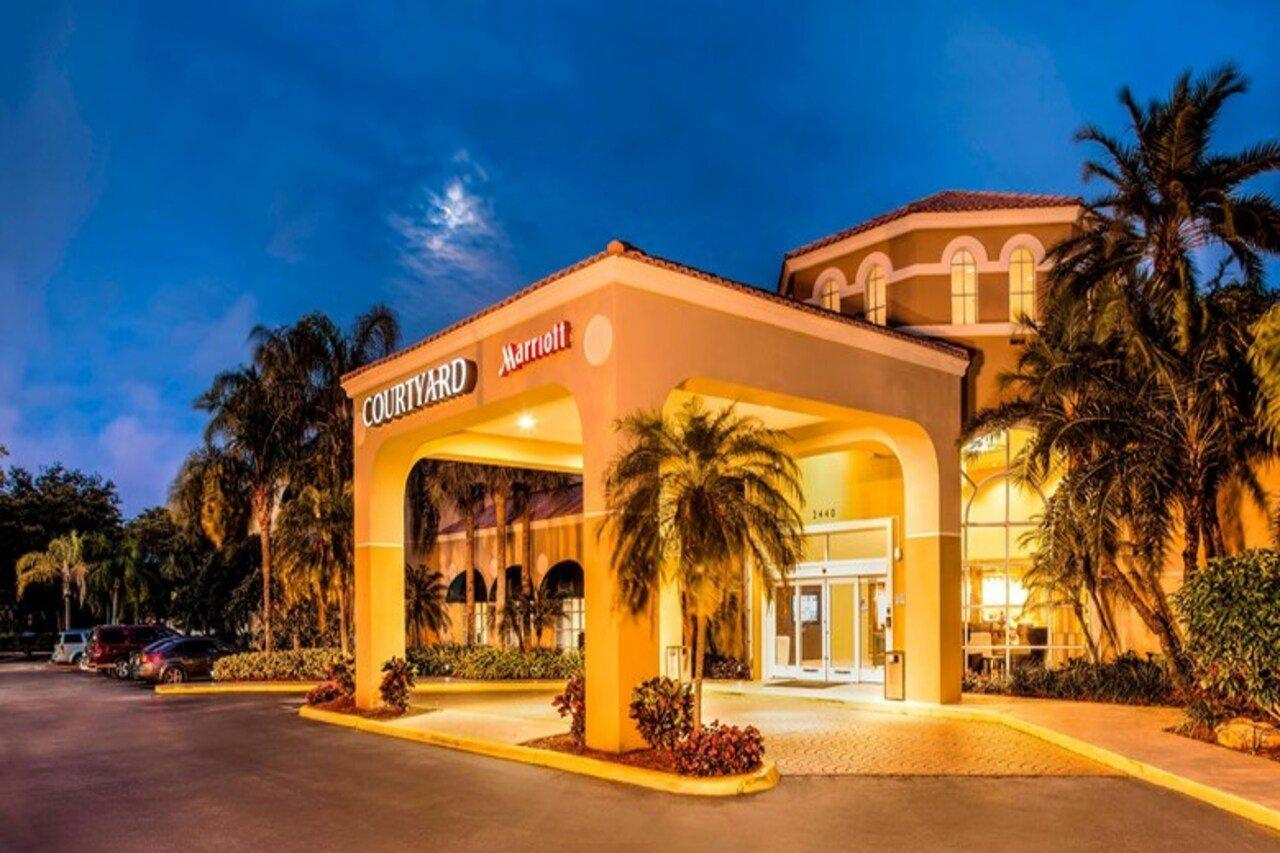Courtyard By Marriott Fort Lauderdale North/Cypress Creek Екстериор снимка