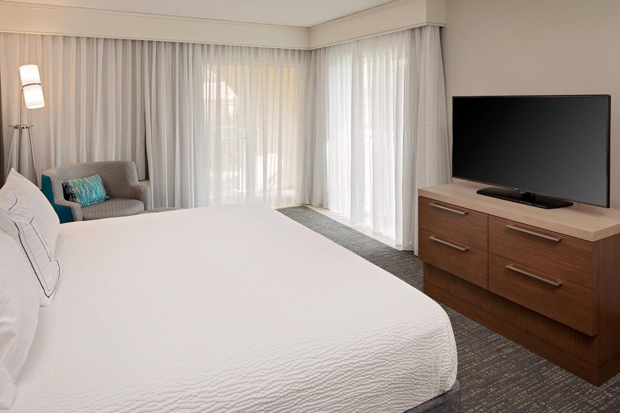 Courtyard By Marriott Fort Lauderdale North/Cypress Creek Екстериор снимка