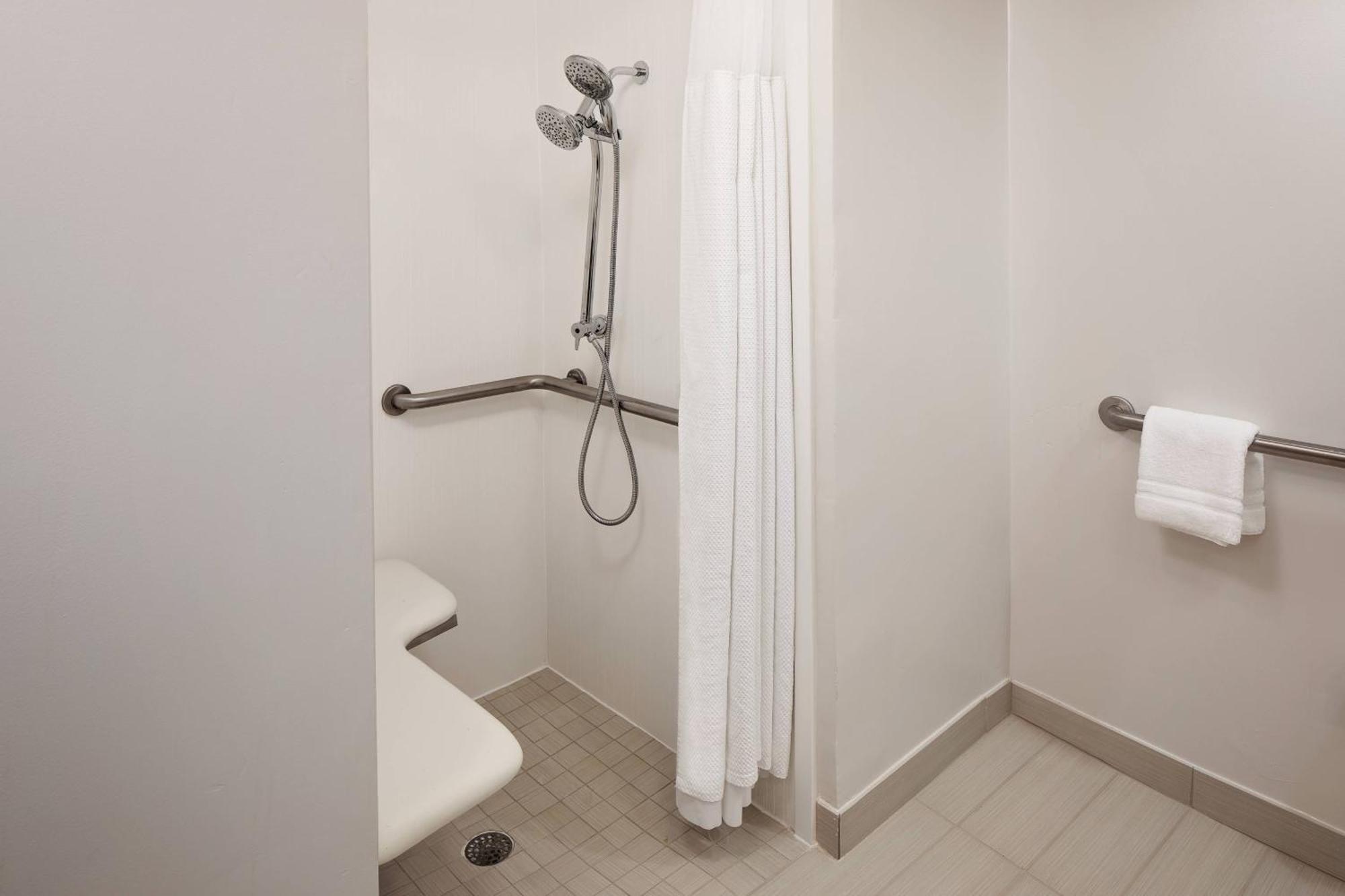 Courtyard By Marriott Fort Lauderdale North/Cypress Creek Екстериор снимка