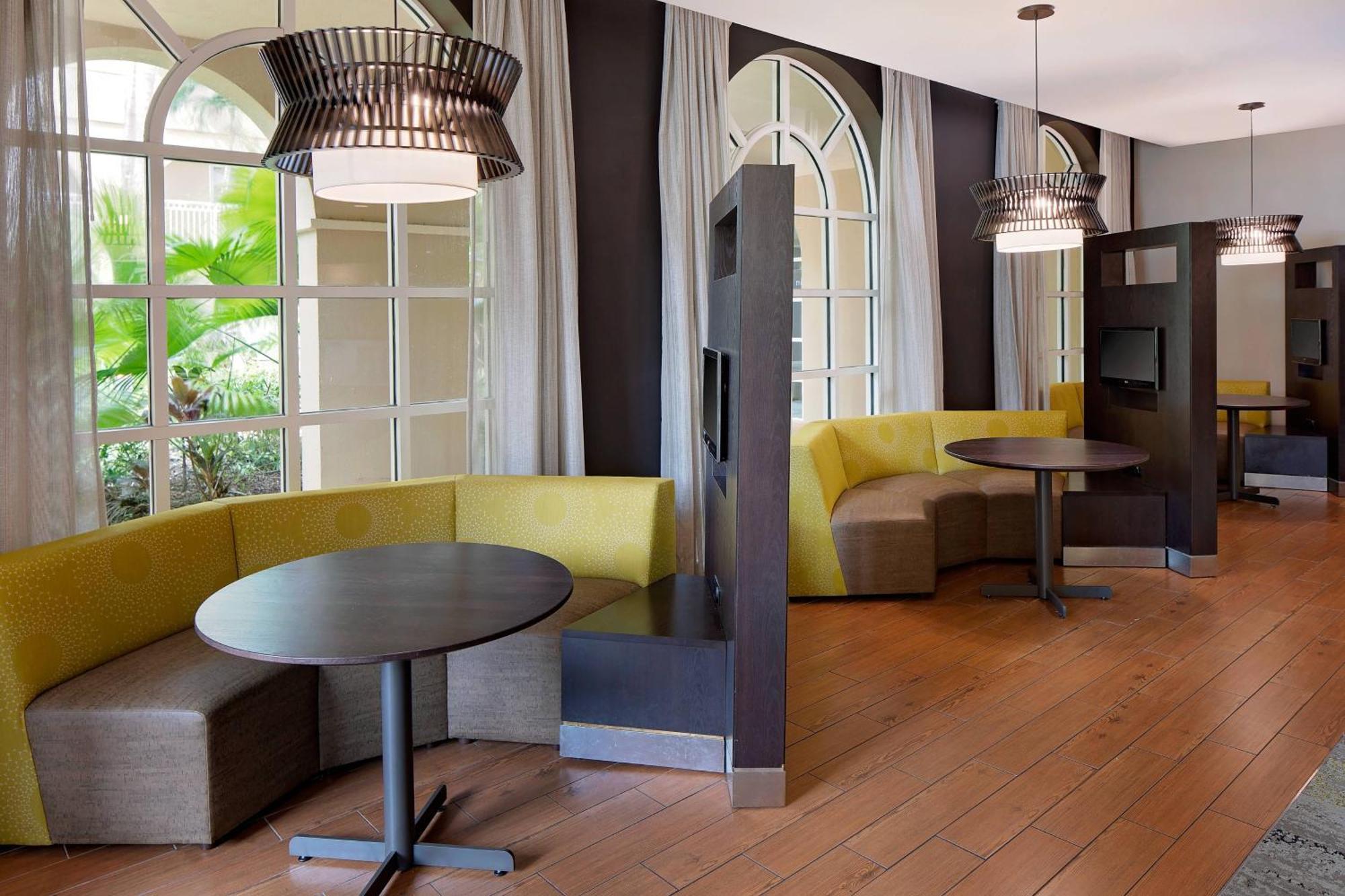 Courtyard By Marriott Fort Lauderdale North/Cypress Creek Екстериор снимка