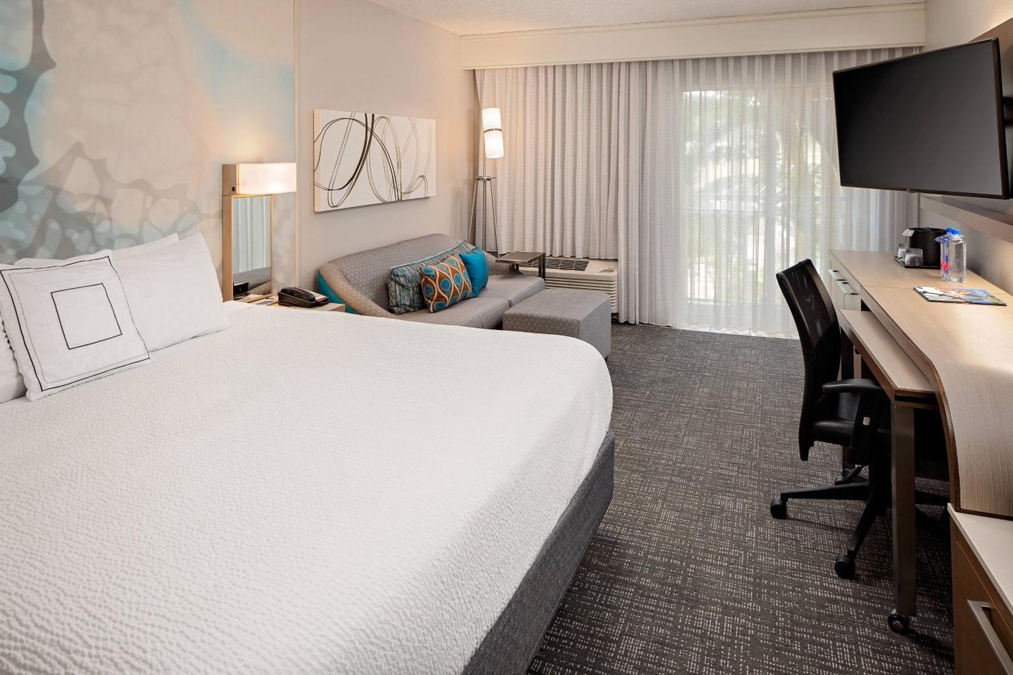Courtyard By Marriott Fort Lauderdale North/Cypress Creek Екстериор снимка