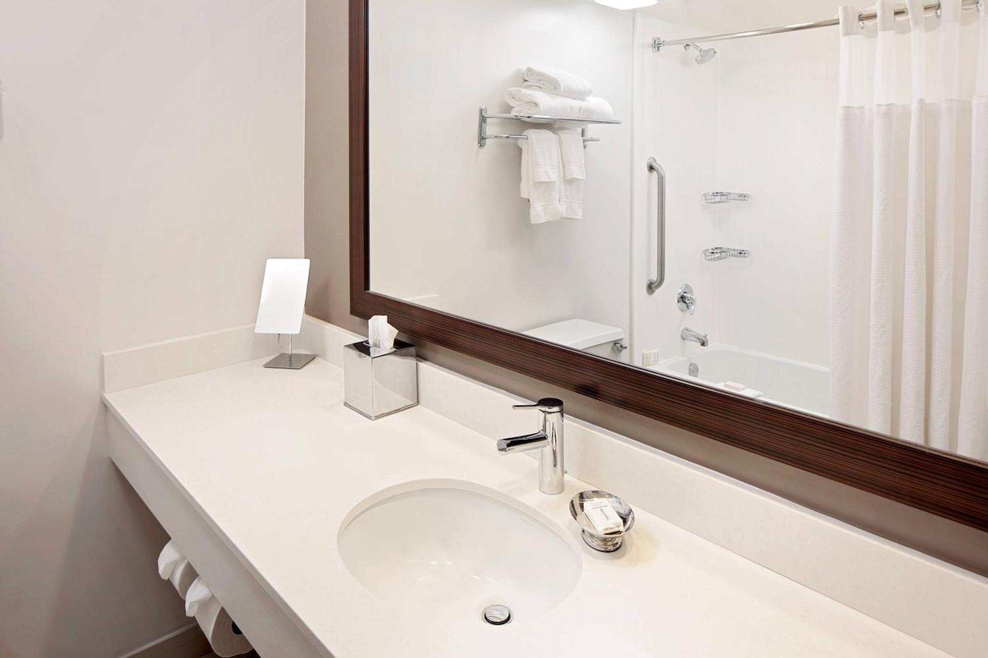 Courtyard By Marriott Fort Lauderdale North/Cypress Creek Екстериор снимка