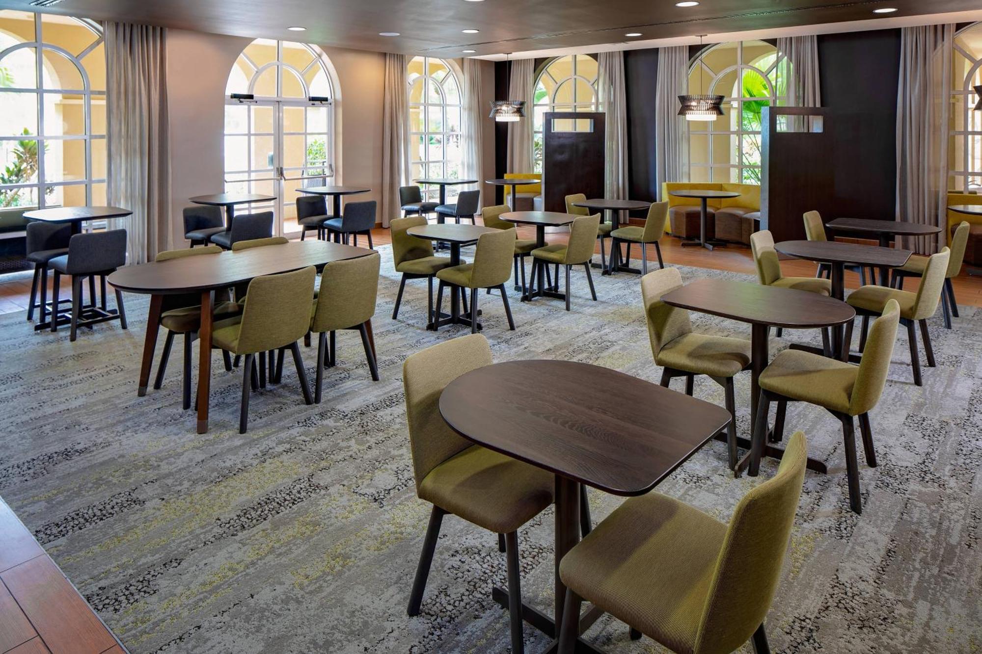 Courtyard By Marriott Fort Lauderdale North/Cypress Creek Екстериор снимка