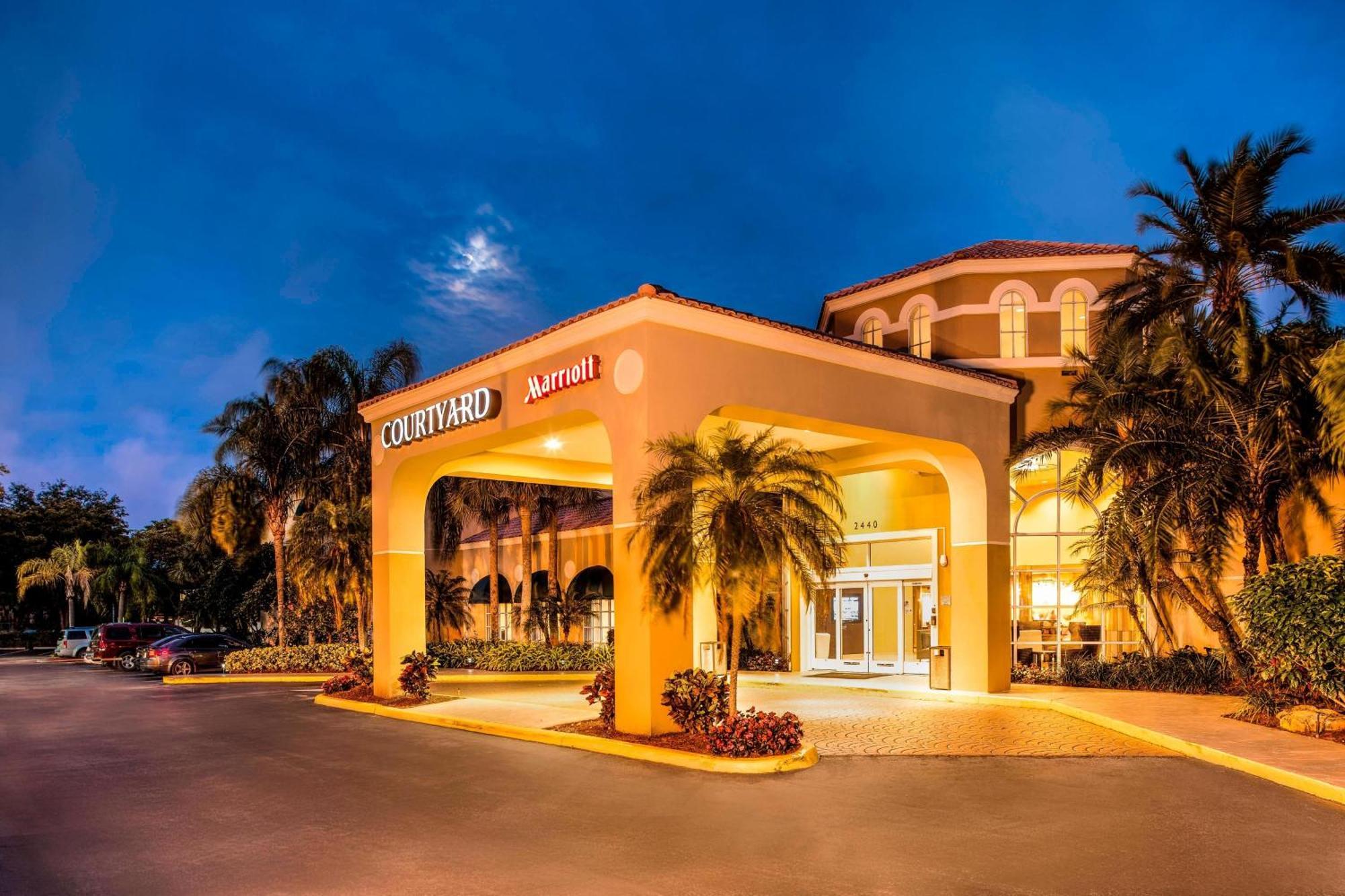 Courtyard By Marriott Fort Lauderdale North/Cypress Creek Екстериор снимка