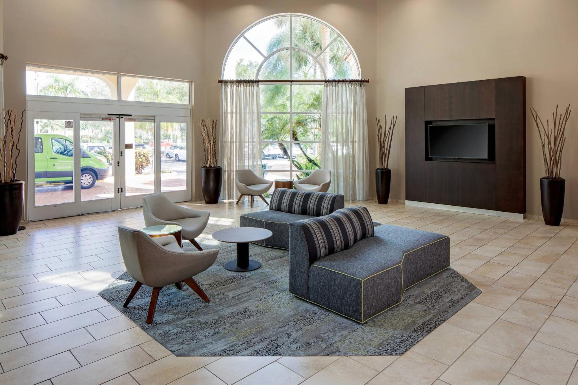 Courtyard By Marriott Fort Lauderdale North/Cypress Creek Екстериор снимка