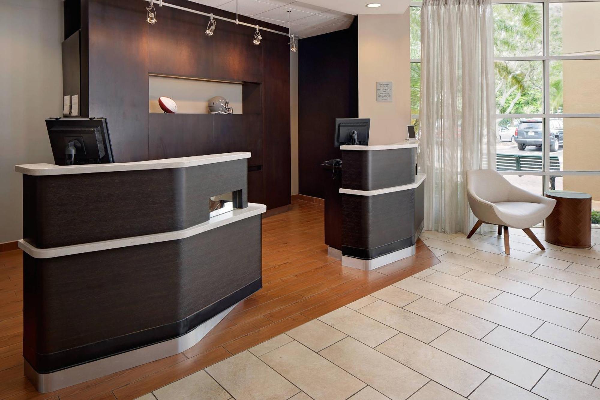Courtyard By Marriott Fort Lauderdale North/Cypress Creek Екстериор снимка