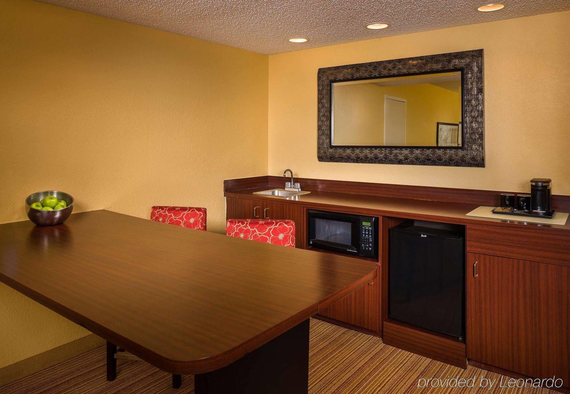 Courtyard By Marriott Fort Lauderdale North/Cypress Creek Екстериор снимка