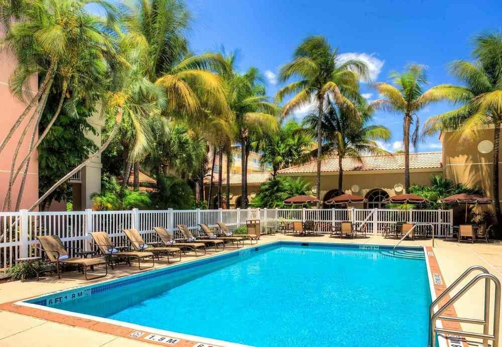 Courtyard By Marriott Fort Lauderdale North/Cypress Creek Екстериор снимка